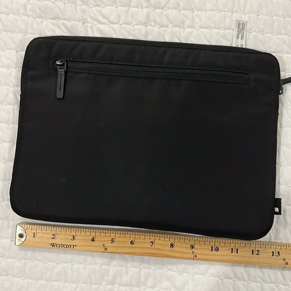 Compact Sleeve with Flight Nylon for 13" MacBook Pro & 13" MacBook Air 2016-2024 - Picture 5 of 6